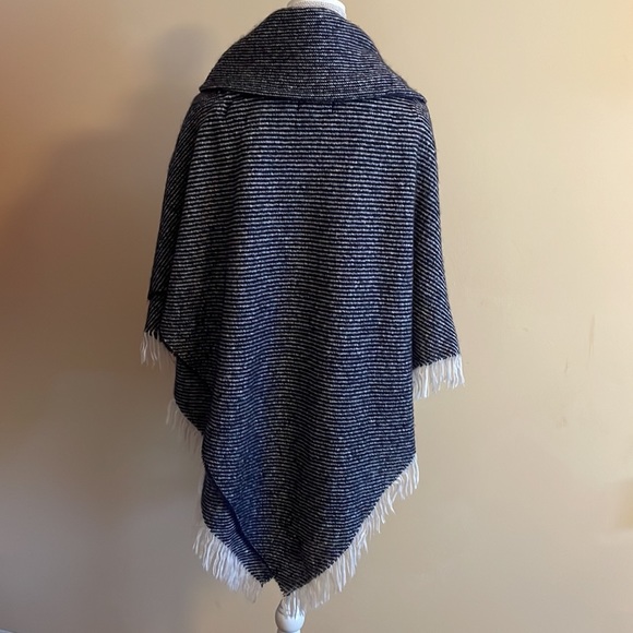 Johnston & Murphy Toggle Closure Poncho Sweater - Picture 5 of 5